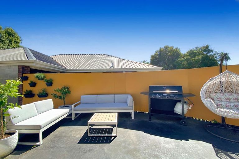 Photo of property in 2/41a Laurence Street, Waltham, Christchurch, 8011