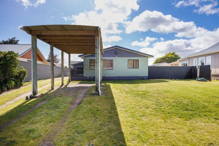 Photo of property in 65 Himatangi Street, Himatangi Beach, Foxton, 4891