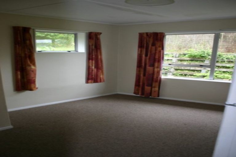 Photo of property in 16 Tyrone Grove, Wainuiomata, Lower Hutt, 5014