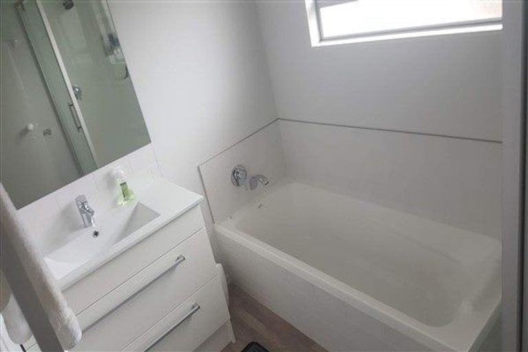 Photo of property in 273/1 Mangorei Road, Merrilands, New Plymouth, 4312