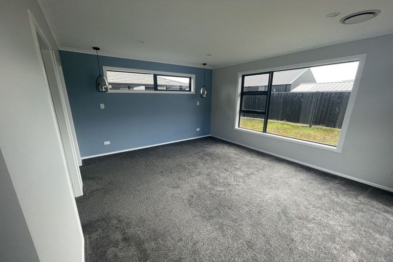 Photo of property in 22 Kerrigan Crescent, Wallaceville, Upper Hutt, 5018