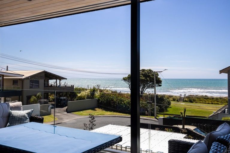 Photo of property in 5 Seaton Street, Strandon, New Plymouth, 4312