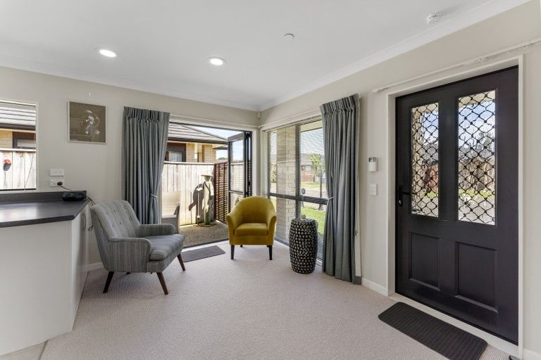 Photo of property in 15 Ian Peter Way, Otaki, 5512