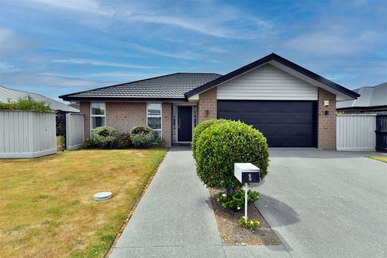 Photo of property in 8 Oakdene Place, Halswell, Christchurch, 8025