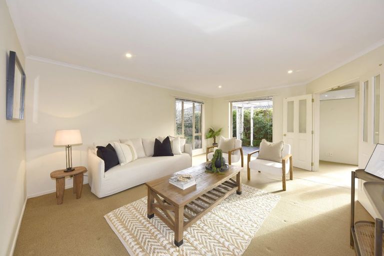 Photo of property in 8 Scarlet Lane, Redwood, Christchurch, 8051