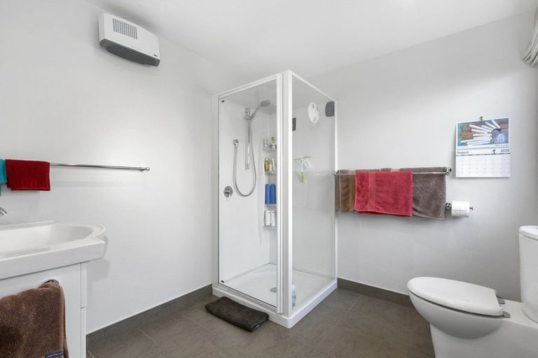 Photo of property in 18 Howard Street, Macandrew Bay, Dunedin, 9014