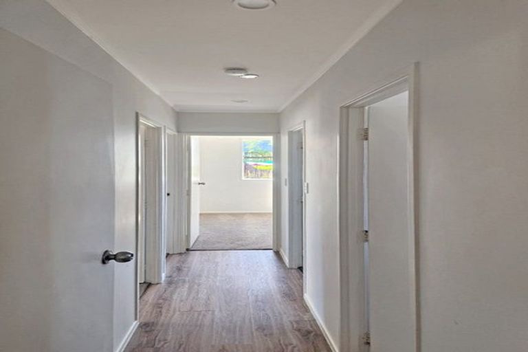 Photo of property in 1/5 Myna Place, Weymouth, Auckland, 2103