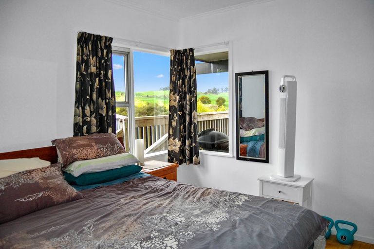 Photo of property in 17 Ranganui Road, Kaiwaka, 0573