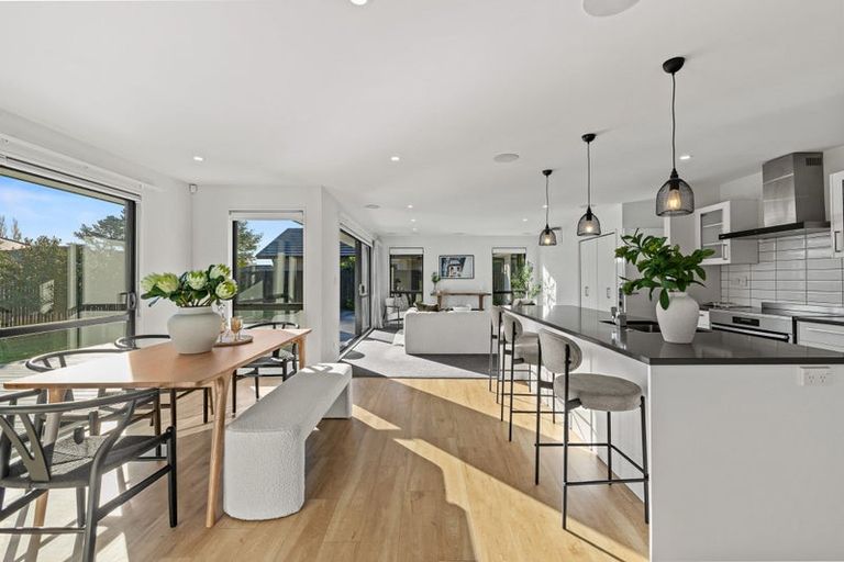 Photo of property in 10 Emma Street, Marshland, Christchurch, 8083