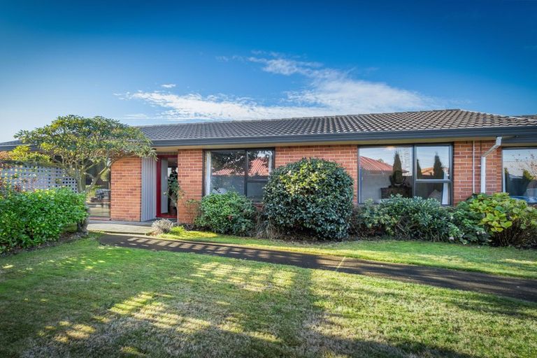 Photo of property in 20 Takaro Avenue, Sockburn, Christchurch, 8042