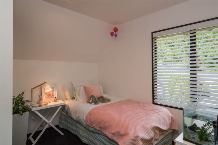 Photo of property in 2/31 Harry Ell Drive, Cashmere, Christchurch, 8022