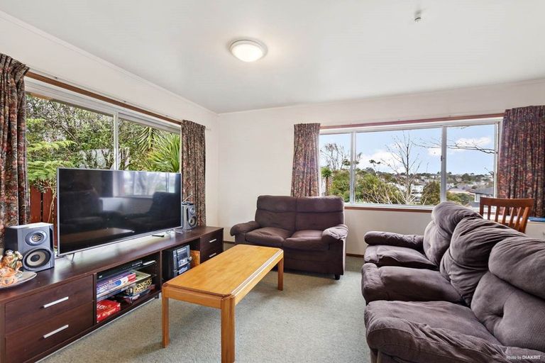 Photo of property in 48 Woodstock Road, Forrest Hill, Auckland, 0620