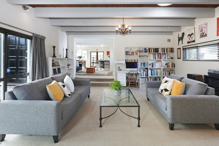 Photo of property in 106 Bryndwr Road, Bryndwr, Christchurch, 8052