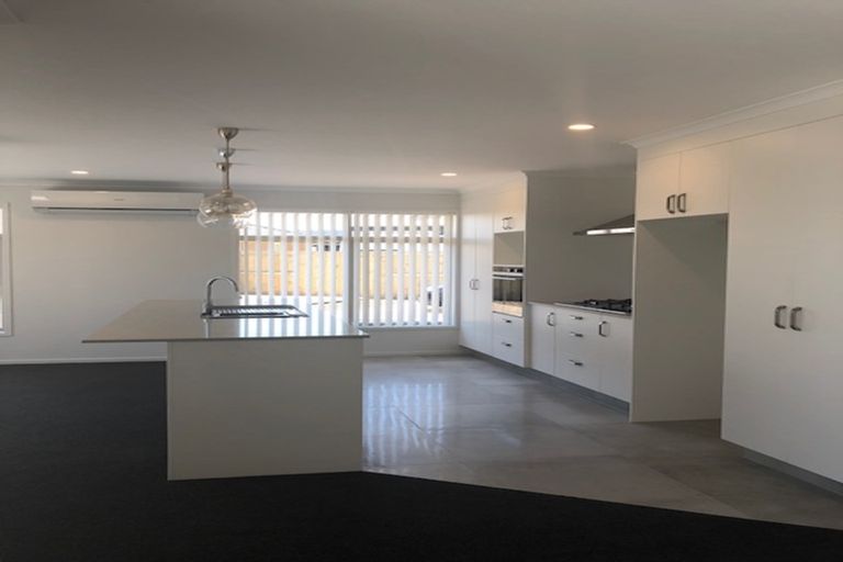 Photo of property in 21 Naeo Close, Papamoa Beach, Papamoa, 3118