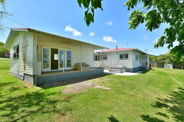 Photo of property in 35 Kowhai Street, Helensville, 0800