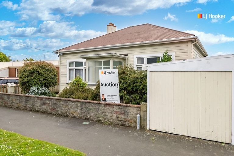 Photo of property in 12 Kirkcaldy Street, South Dunedin, Dunedin, 9012