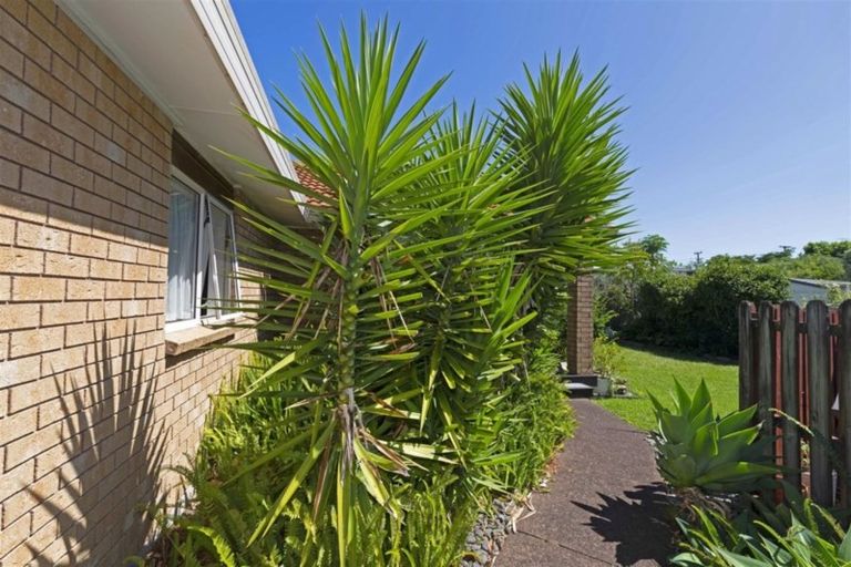 Photo of property in 12 Martin Jugum Lane, Ranui, Auckland, 0612