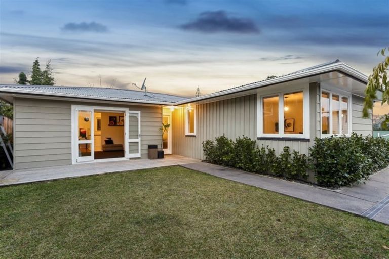 Photo of property in 10a Matama Road, Glen Eden, Auckland, 0602