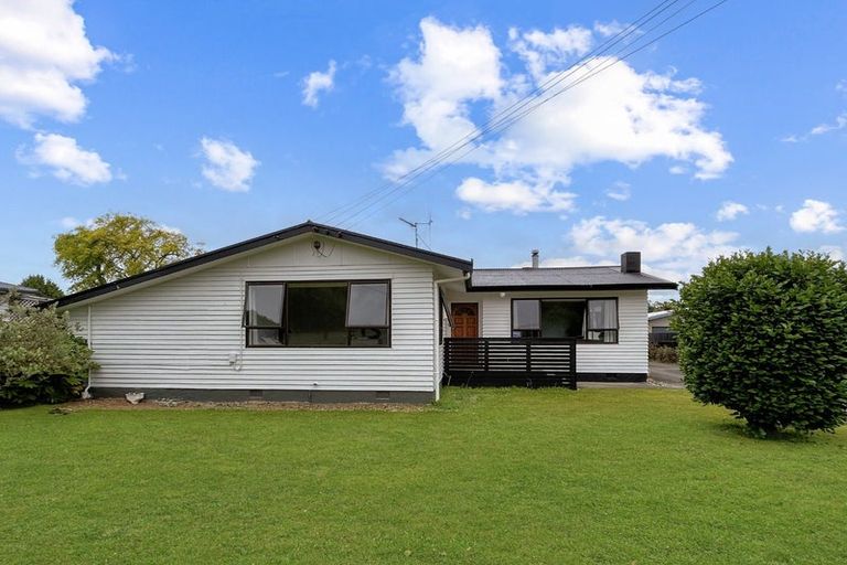 Photo of property in 6 Highbury Drive, Levin, 5510