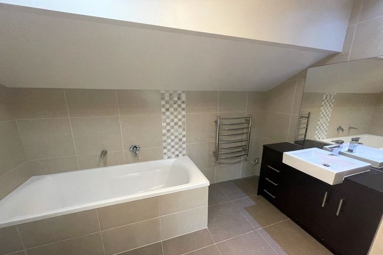 Photo of property in 25 Terrasini Drive, Flat Bush, Auckland, 2019