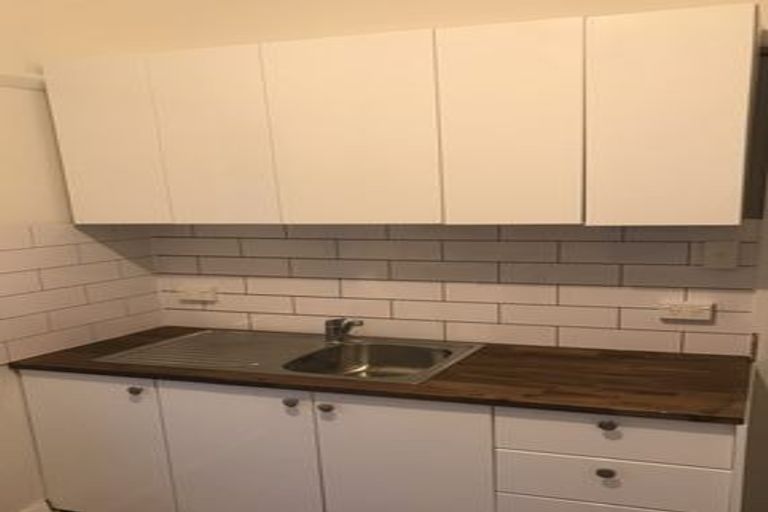 Photo of property in 1-5/65 Grey Road, Timaru, 7910