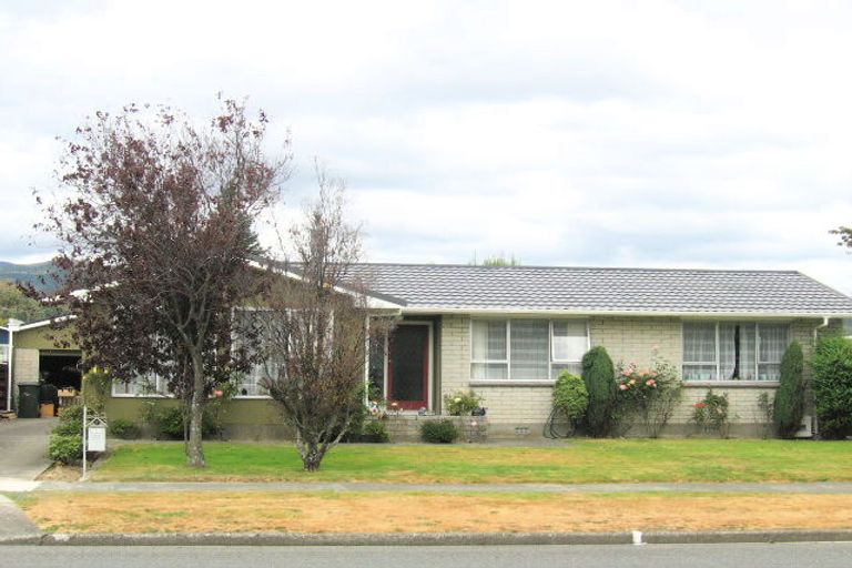 Photo of property in 72 California Drive, Totara Park, Upper Hutt, 5018