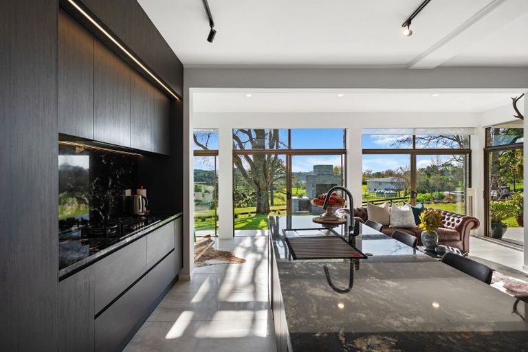 Photo of property in 49 Vaughans Road, Okura, Albany, 0792