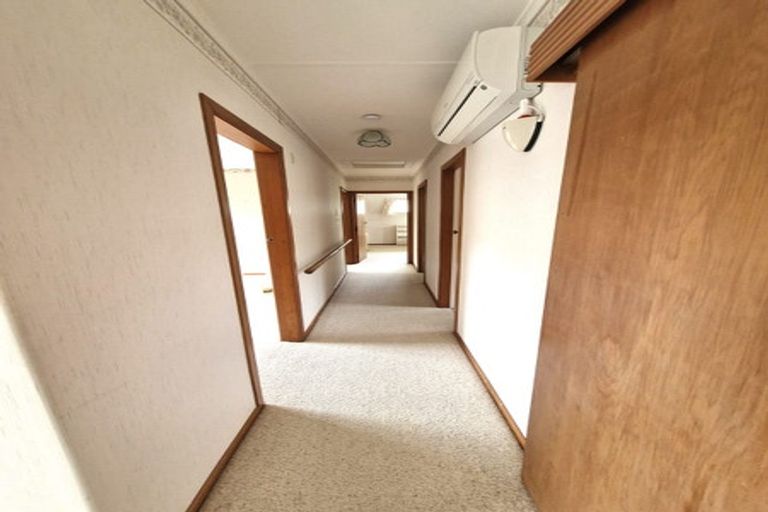 Photo of property in 15 Cook Street, Karori, Wellington, 6012