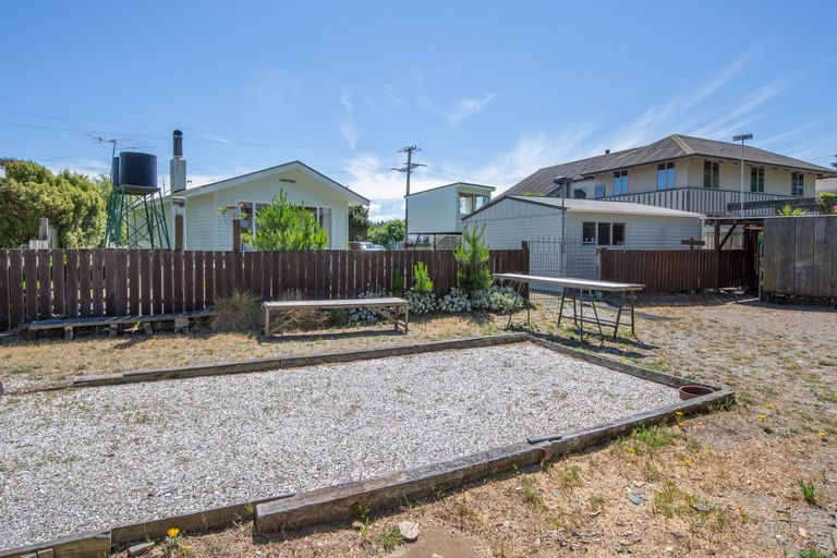 Photo of property in 39 Chamberlain Avenue, Amberley, 7481