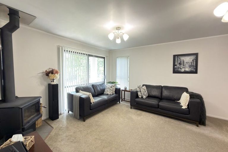 Photo of property in 16 Onetaunga Road, Chatswood, Auckland, 0626