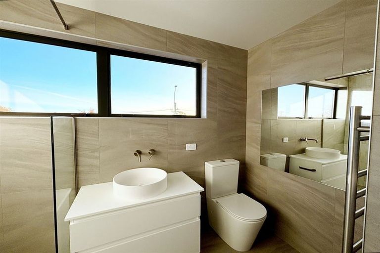 Photo of property in 202a Edgeware Road, Edgeware, Christchurch, 8013