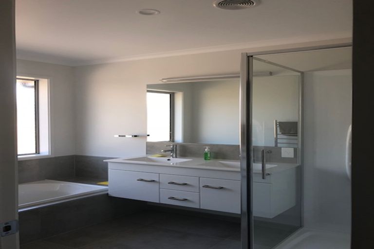 Photo of property in 21 Naeo Close, Papamoa Beach, Papamoa, 3118