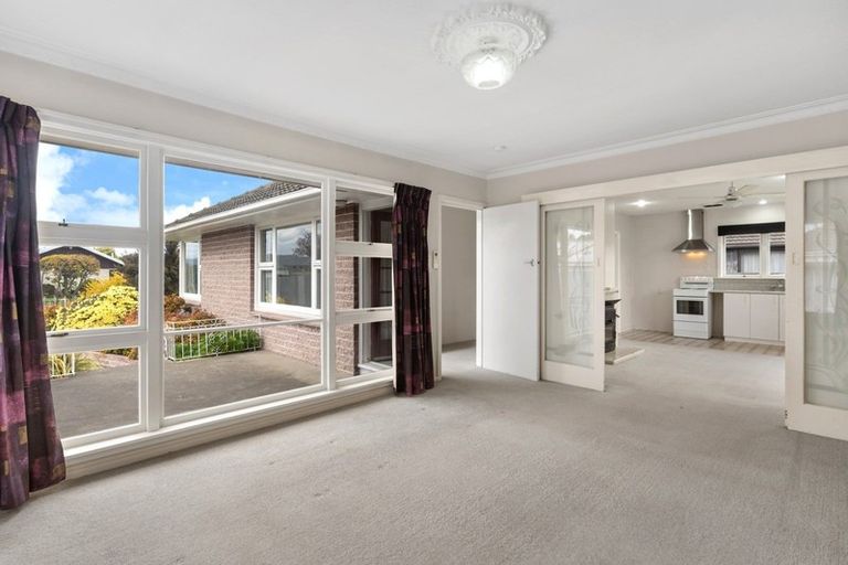 Photo of property in 4 Dunstan Crescent, Hornby, Christchurch, 8042