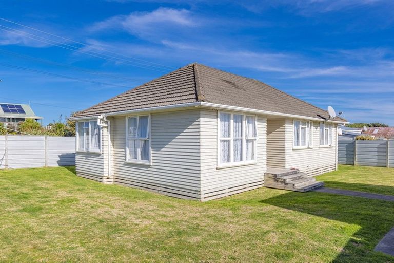 Photo of property in 1 Cornfoot Street, Castlecliff, Whanganui, 4501