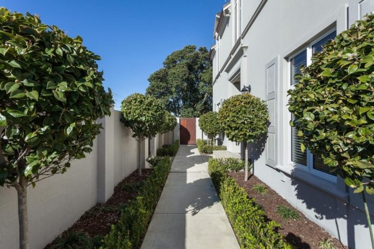 Photo of property in 20a Oceanbeach Road, Mount Maunganui, 3116