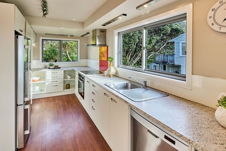 Photo of property in 83 Wellington Road, Paekakariki, 5034