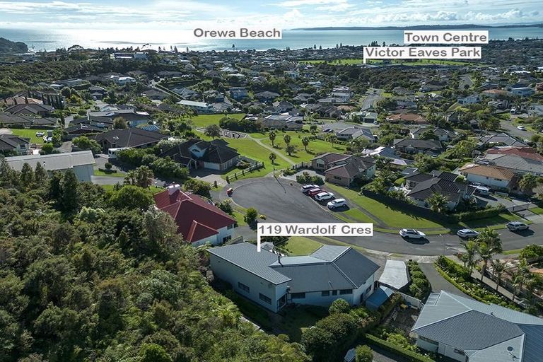 Photo of property in 119 Waldorf Crescent, Orewa, 0931