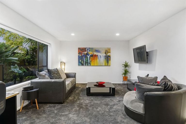 Photo of property in 25 Maritime Terrace, Birkenhead, Auckland, 0626