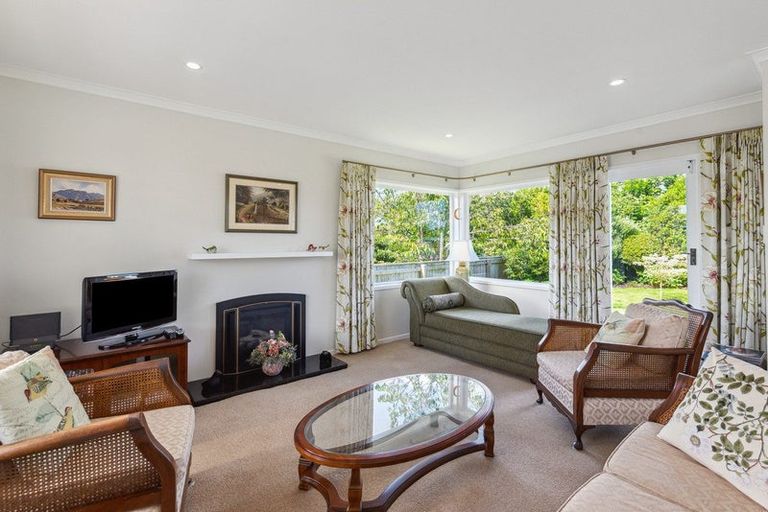 Photo of property in 6 Kaikomako Road, Waikanae, 5036
