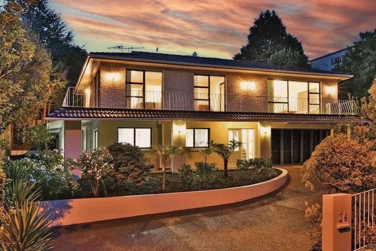 Photo of property in 24 Eugenia Rise, Totara Heights, Auckland, 2105