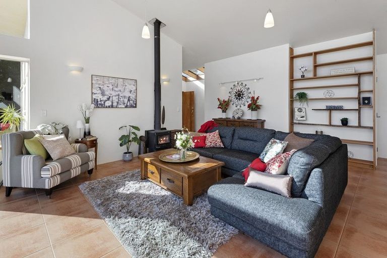 Photo of property in 34 Nova Way, Kauri, 0185