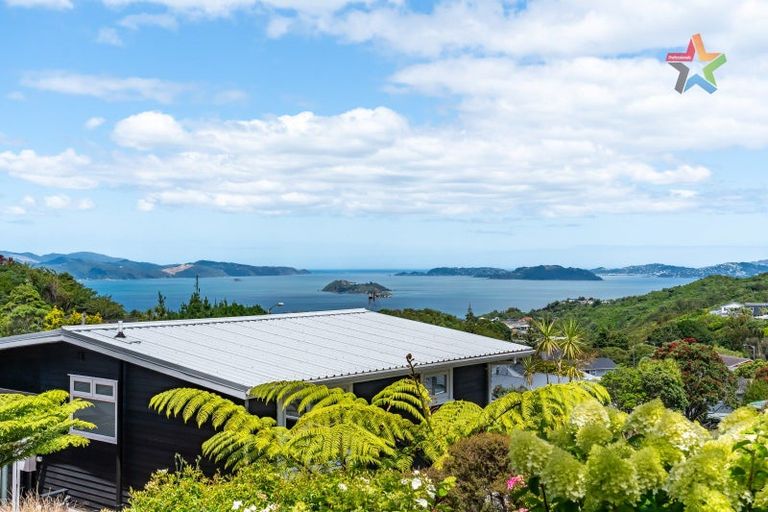 Photo of property in 239 Dowse Drive, Maungaraki, Lower Hutt, 5010