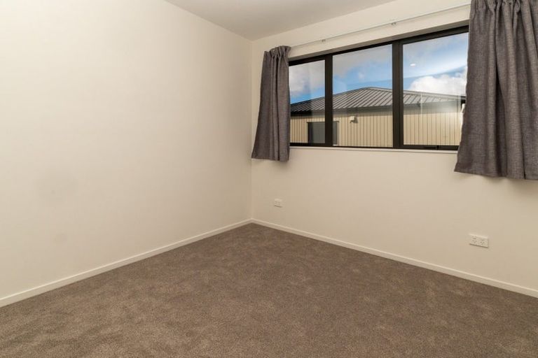 Photo of property in 9/116 Colwill Road, Massey, Auckland, 0614