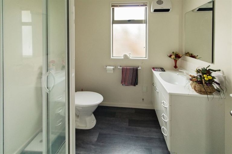 Photo of property in 2/92 Arthur Street, Seaview, Timaru, 7910