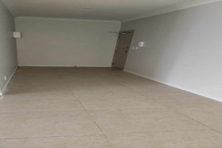 Photo of property in 2/132 Stancombe Road, Flat Bush, Auckland, 2016