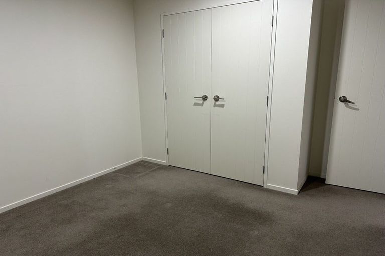 Photo of property in 24 Mulroy Place, Pinehill, Auckland, 0632