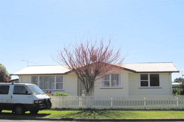 Photo of property in 12 Annette Place, Whitianga, 3510