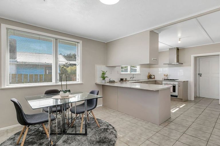 Photo of property in 94 Driver Crescent, Cannons Creek, Porirua, 5024