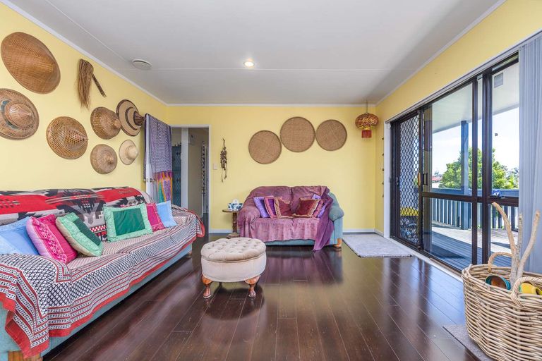 Photo of property in 32 Wai Iti Place, Clendon Park, Auckland, 2103