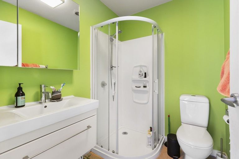 Photo of property in 28 Rarangi Way, Owhiro Bay, Wellington, 6023